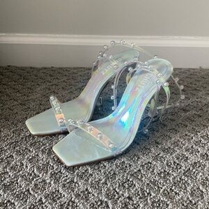 Pearl iridescent high heel shoes